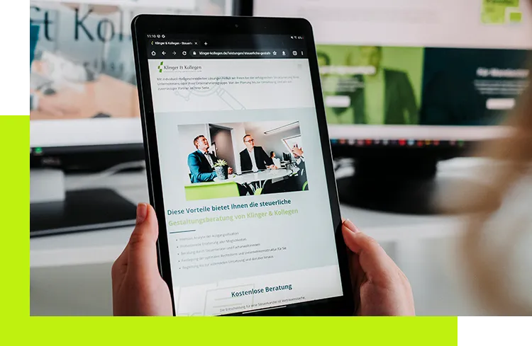 Internetagentur imc Heidelberg - Tablet mit geöffneter Website