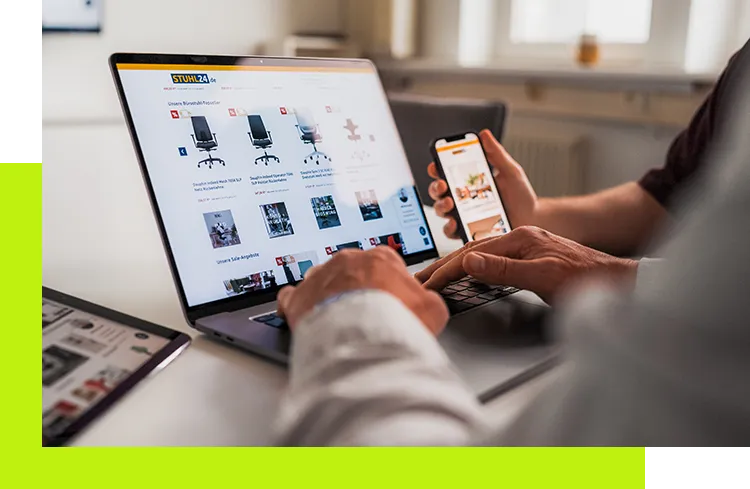Onlineshop Entwicklung - Benutzerfreundlicher Online-Shop mit responsivem Design auf Laptop und Smartphone